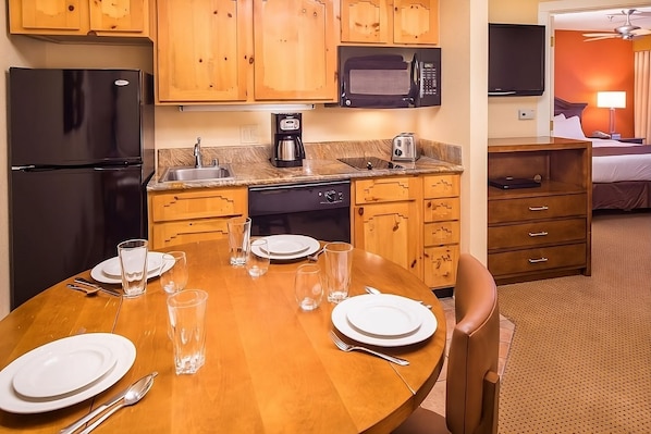 Fully equipped kitchen, there’s no need to bring a thing!