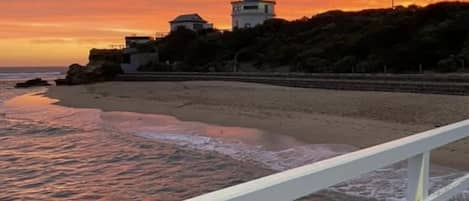 Lonnie lighthouse at sunset
