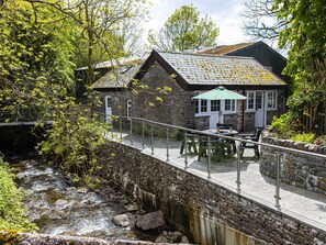 Nant Y Plas with Riverside Terrace