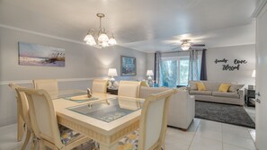 Open layout from dining room to living room