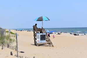 Lifeguard Station (peak season only)