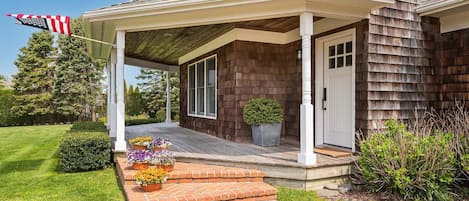 Covered front patio with nice ocean breeze