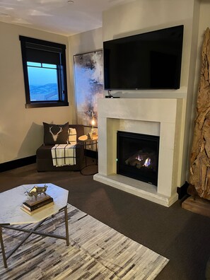 Living room fireplace 