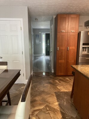 Foyer/Kitchen