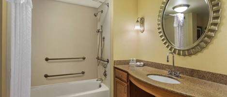 Guest room bath