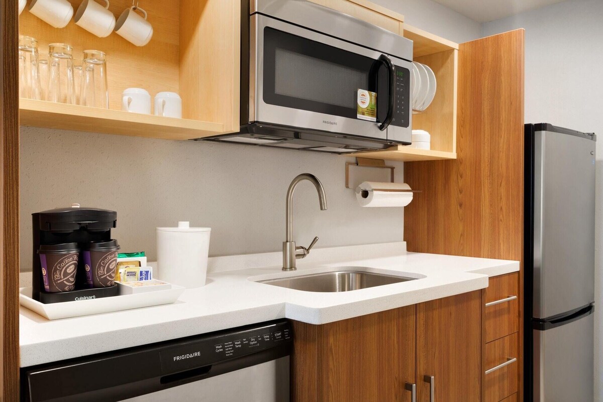 2 Connecting Suites at a Hotel