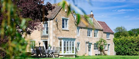 Corn Close, Bolthole Retreats