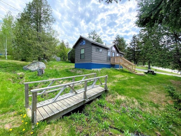 Picnic table and fire pits in the shared garden provide more opportunities to enjoy the outdoors and soak in the beautiful mountain views.