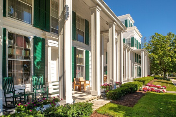 Experience the picturesque atmosphere at this amazing property.