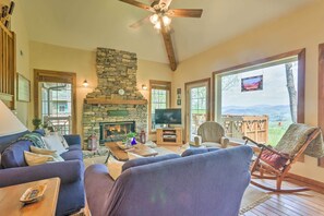 Living Room | Gas Fireplace | Smart TV