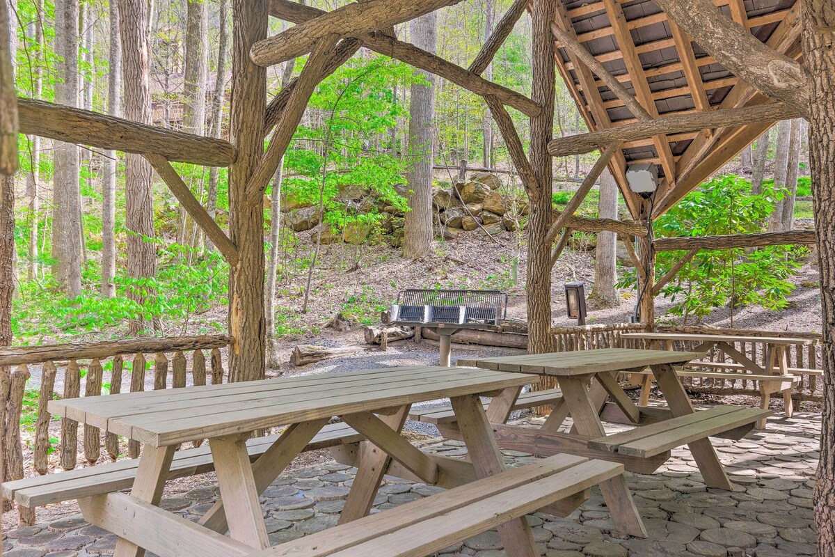 Cozy Blue Ridge Mtns Getaway – Pets Welcome!