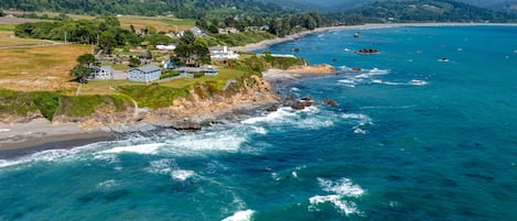 The Ocean Mist is beachfront to some of Oregon's most beautiful coast line. 