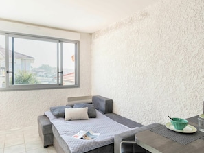 Property, Furniture, Window, Building, Table, Wood, Comfort, Interior Design, Plant, Shade