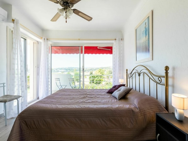 Furniture, Property, Building, Comfort, Ceiling Fan, Window, Azure, Shade, Lighting, Interior Design