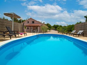 Water, Sky, Cloud, Plant, Swimming Pool, Azure, Building, Chair, Outdoor Furniture, House