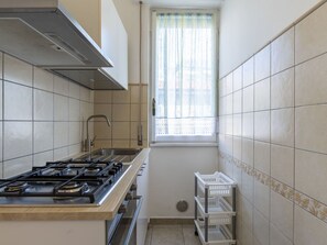 Bâtiment, Gaz Poele, Cooktop, Cuisinière, Appareil De Cuisine, Design Intérieur, Cuisine, Fenêtre, Le Fourneau, Bois