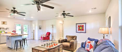 Grove Vacation Rental | 2BR | 1BA | 1 Story | Step-Free Access