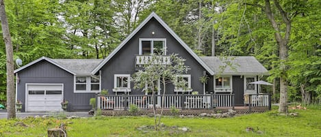 Tobyhanna Vacation Rental | 4BR | 2.5BA | 1,400 Sq Ft | 2 Stories