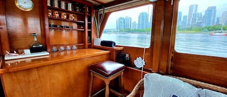 yacht airbnb vancouver