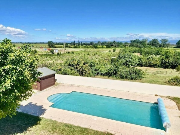 Garden and swimming pool