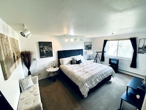 Master Bedroom - King Bed