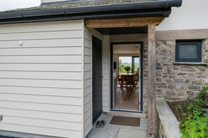 Self-catering Brigsteer - Lyth Valley View at Broom Bank