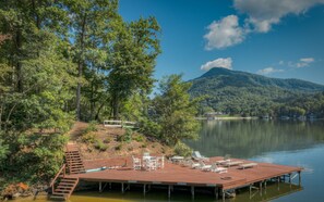 Welcome to Cove Pointe on beautiful Lake Lure!