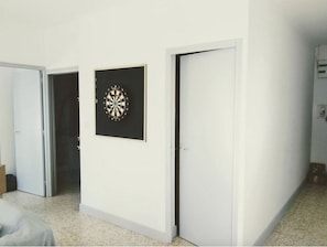 Interni