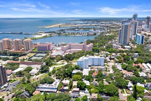 Close to Downtown St Petersburg 