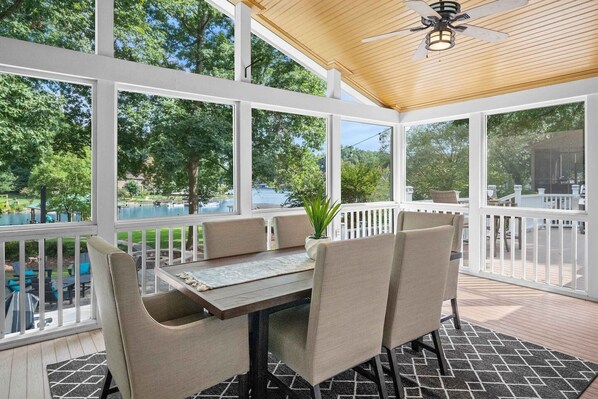 Outdoor dining