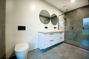 Master Ensuite 