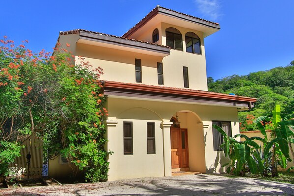 Entrance to Casa B