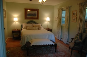 Very clean and comfortable. Also offers small refrig and pod style coffee maker