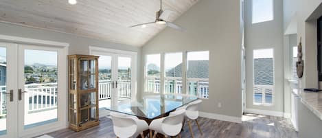 Vaulted ceilings, clean, beachy feel