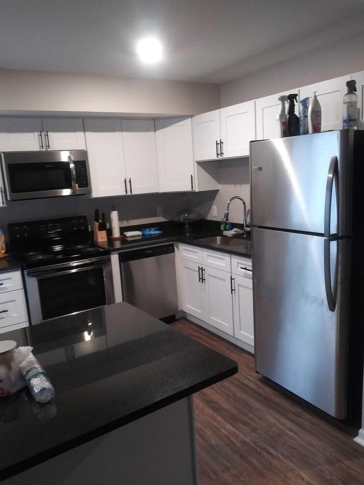 ^^^LAKESIDE LUXURY TOWNHOME*** 3BDRMS / 2.5BTHRM / 2CAR GARAGE!!!^^^
