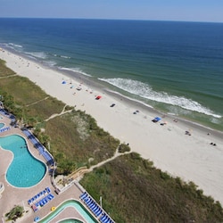 Let your eyes absorb the blue of the sky & sea in endless views.
