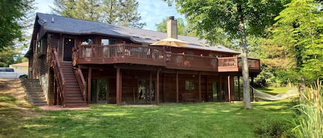 Front of house facing the lake