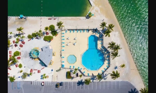 pools, a spa and the ocean, what more do you need?

