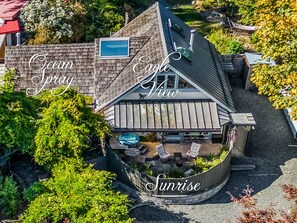 Eagle View is 1 of 3 Ensuite Units, conected to the main house by a breezeway