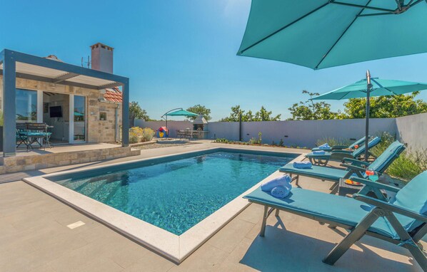 pool