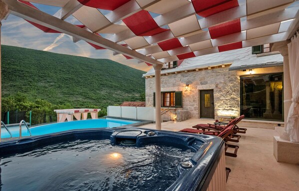 pool