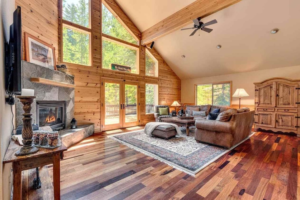 Beautiful Mountain Home In Tahoe Donner With Access To Amenities Dogs Ok Truckee - Mountain Home Decor Truckee