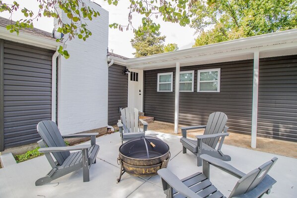 Patio w/ Firepit