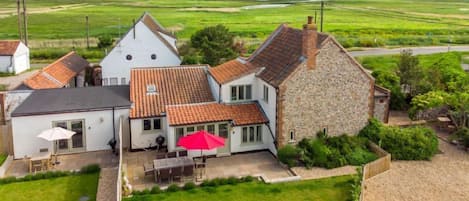 Eastgate Cottage and Hideaway, Salthouse: Rear elevation