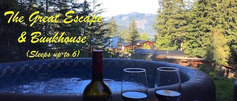 Welcome to The Great Escape - Port Renfrew / With Bunkhouse