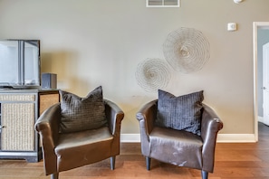 Gulf Front Living Area with Sleeper Sofa