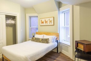 "This place was super clean and spacious, and the bed was very comfortable" - Samuel, 5 Star Review 