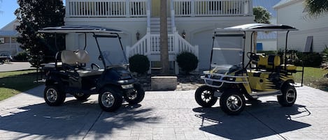 Beach house and 2 complimentary golf carts