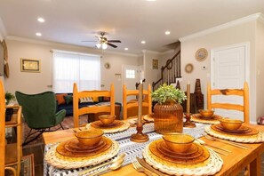 Open floor plan is perfect for any dinner parties or to host meetings and other activities.