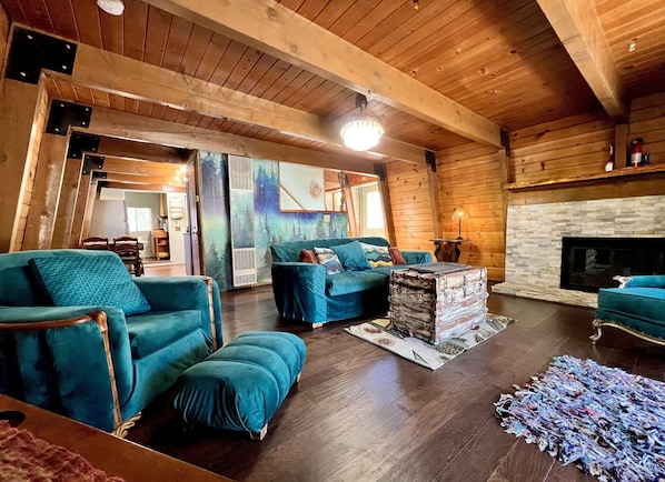 Comfortable remodeled charming beam and knotty pine cabin